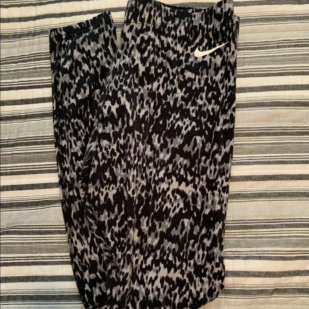 Nike Ankle Length Leggings